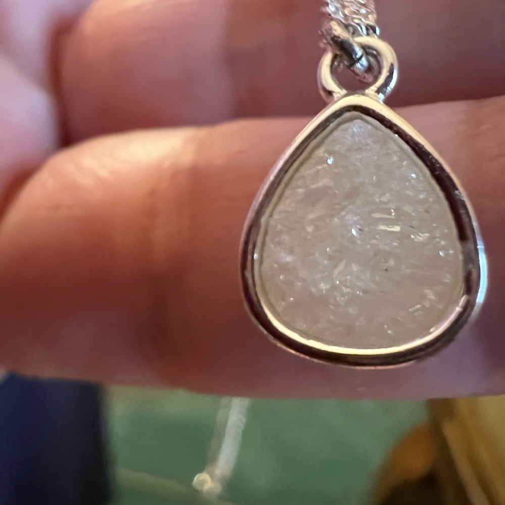 Elegant Silver Teardrop Pendant Necklace